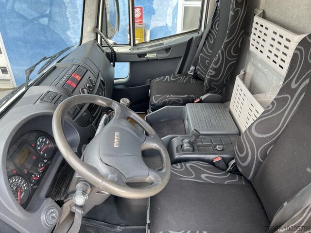 Nákladní automobily s plošinou Iveco Eurocargo 180e28