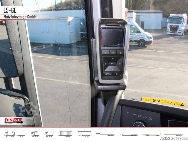 Heavy-duty truck VOLVO FH 551 8x4 Tridem VLA (Luftfederung)