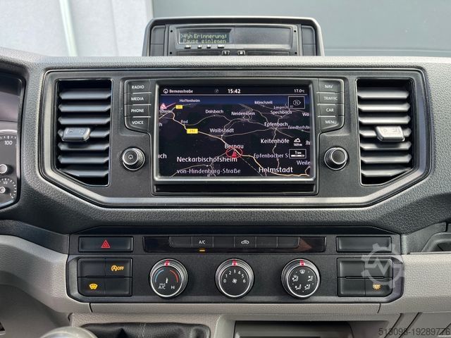 Minibus VOLKSWAGEN CRAFTER 2.0TDI 8 SITZER TEMP. KLIMA AHK 1.HAND