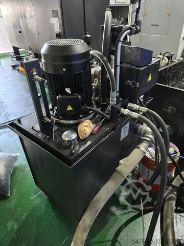 Pusat Pusing dan Pengilangan CNC DOOSAN SMX3100LS