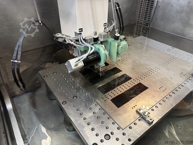 Máquina de erosión por hilo +GF+ CUT 3000