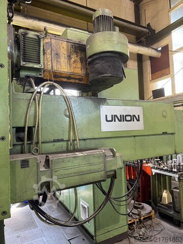 เครื่องคว้านโต๊ะ CNC UNION BFT 130 NC