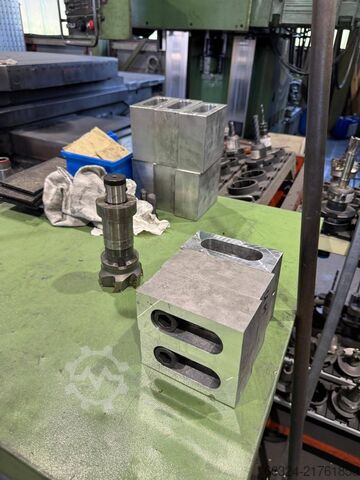 เครื่องคว้านโต๊ะ CNC UNION BFT 130 NC