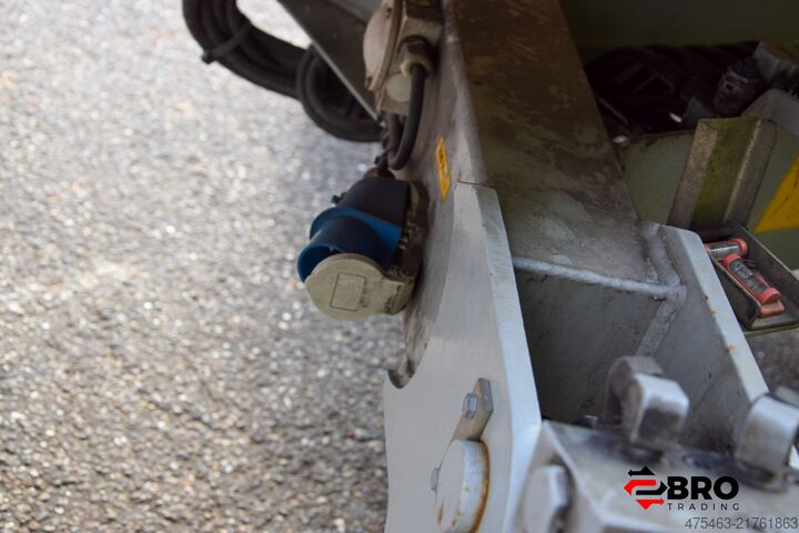 במת הרמה נגררת + ממונעת עצמאית Ommelift 1830 EBZX Aanhangerhoogwerker