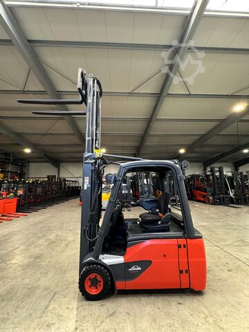 21/2021 szerviz + UVV 10/2027 14 594 üzemóra Linde E16L