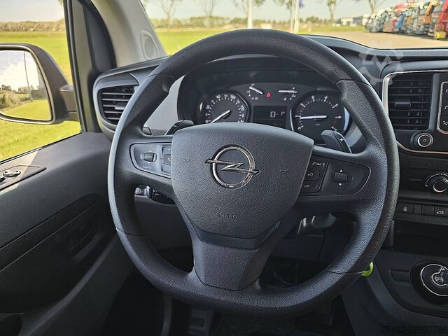 OPEL VIVARO 2.0 lungo, automatico, climatizzatore, navigatore, sensori di parcheggio, portapacchi su OPEL VIVARO 2.0 lang, automaat, airco, navi, pdc, im...