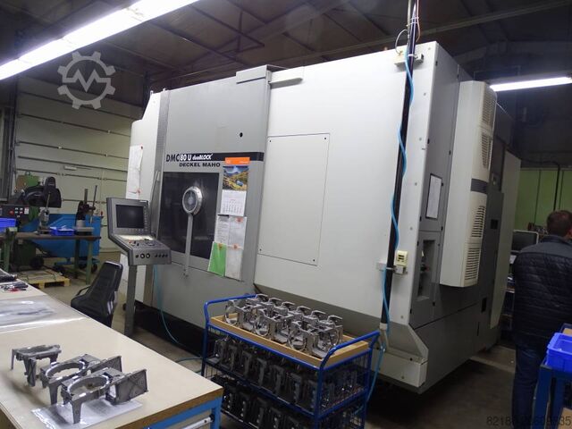 Universal-Bearbeitungszentrum Deckel Maho DMU 80U duoblock
