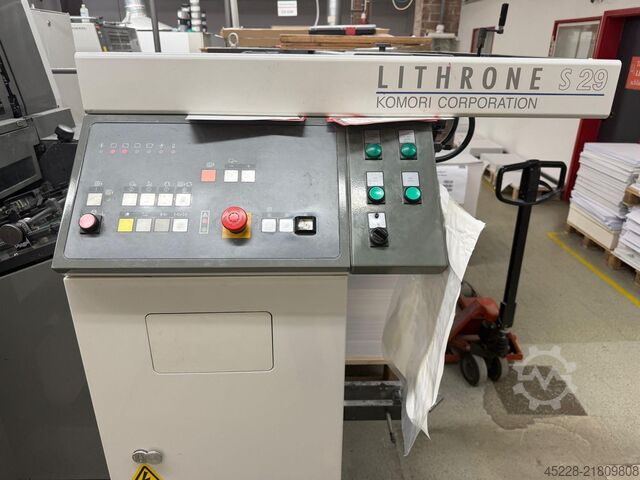 آلة طباعة أوراق الأوفست Komori Lithrone LS 529+C (H)