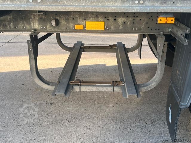 Semirremolque caja SCHMITZ CARGOBULL SCB S3B SKO24/L * LIFT * ALCOA * 1.HAND *