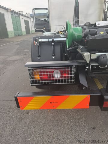 Hookloader Fuso Canter 9C18 Abrollkipper HYVA 6 T