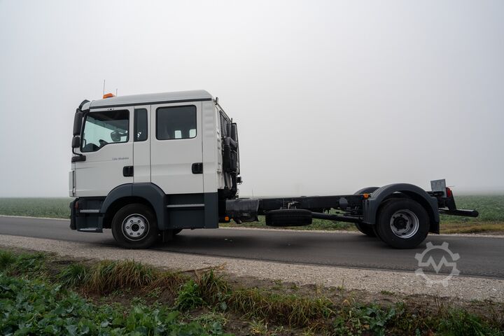 ट्रक चेसिस MAN TGL12.250 DoKa