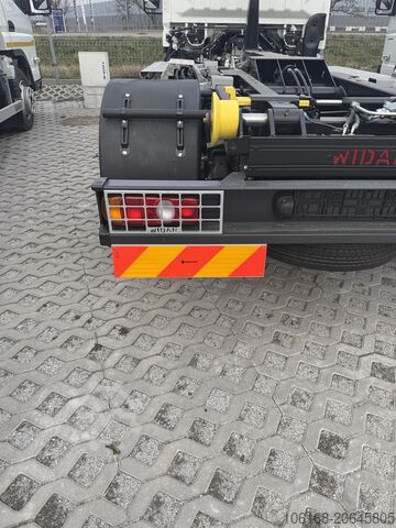 Abrollkipper Fuso Canter 7C18 Abrollkipper - 61.990 Euro