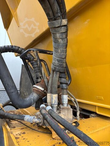 Samohodni tovornjak CAT 745 C