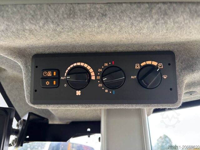 Nakladalec na kolesih Volvo L 90 H (On Transport)