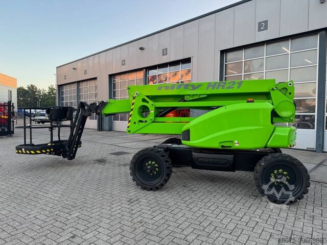 Teleskopska delovna ploščad Niftylift HR 21 D 4x4