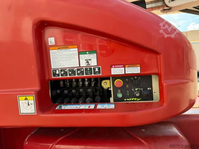 Teleskopska delovna ploščad Niftylift HR 28