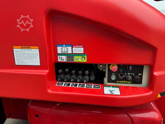 Teleskopska delovna ploščad Niftylift HR 28 D E 4x4