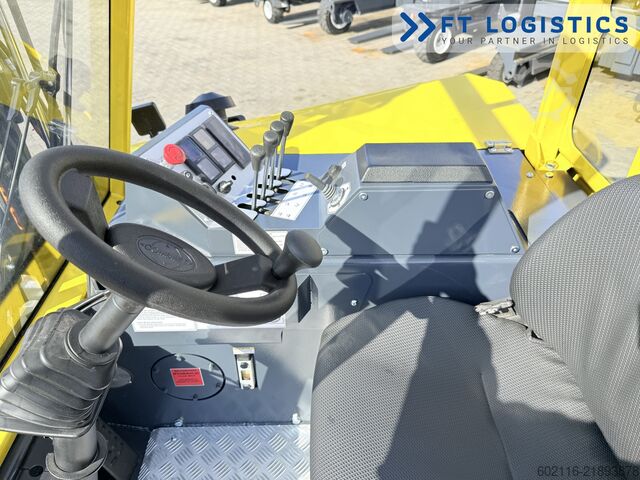 Carretilla retráctil de 4 vías Combilift CB4500 GAS TRIPLEX 6400 FORK POSITIONER