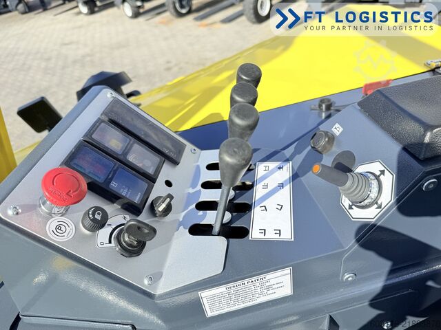 Carretilla retráctil de 4 vías Combilift CB4500 GAS TRIPLEX 6400 FORK POSITIONER