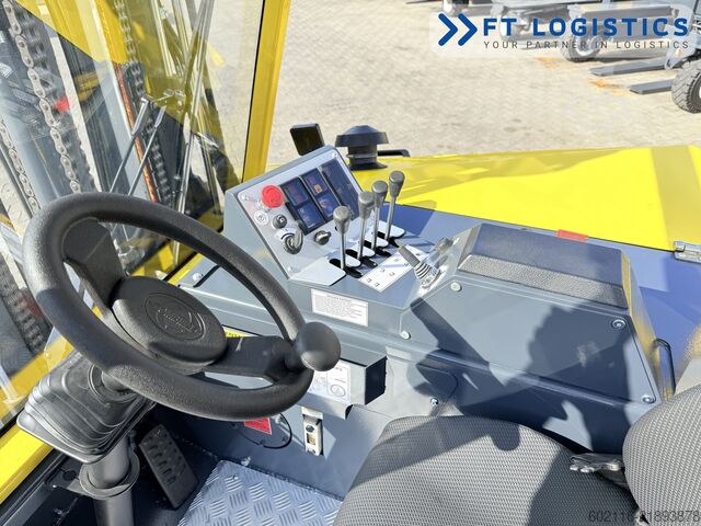Carretilla retráctil de 4 vías Combilift CB4500 GAS TRIPLEX 6400 FORK POSITIONER