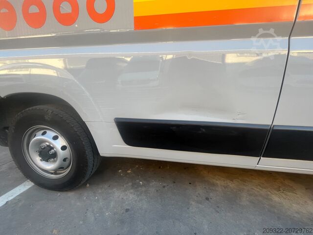 Caravana/autocaravana Fiat Weinsberg Carabus 600 K | 4 Posti Letto | Completamente Attrezzato