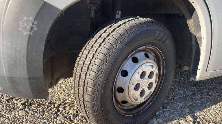 Caravana/autocaravana Fiat Weinsberg Carabus 600 K | 4 Posti Letto | Completamente Attrezzato