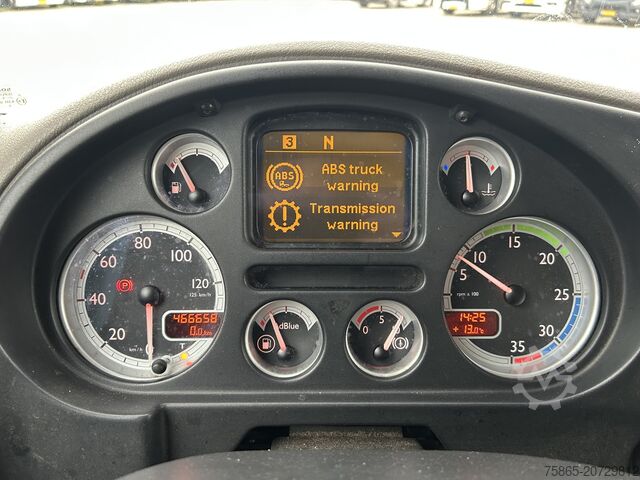 čemodāns DAF LF 45 210 EEV / 466 dkm / Box Truck / Loadlift ...