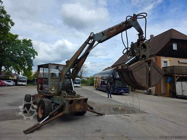 Točkaš bager  Craiova IH Radbagger ( Romania ) mit 2 Schalengr