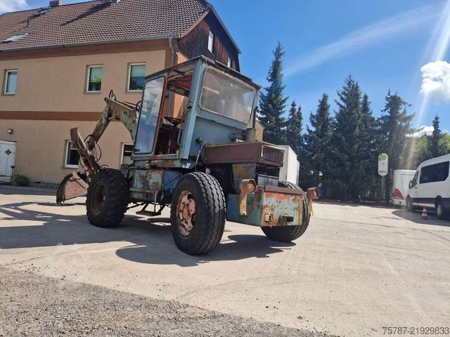 Točkaš bager  Craiova IH Radbagger ( Romania ) mit 2 Schalengr