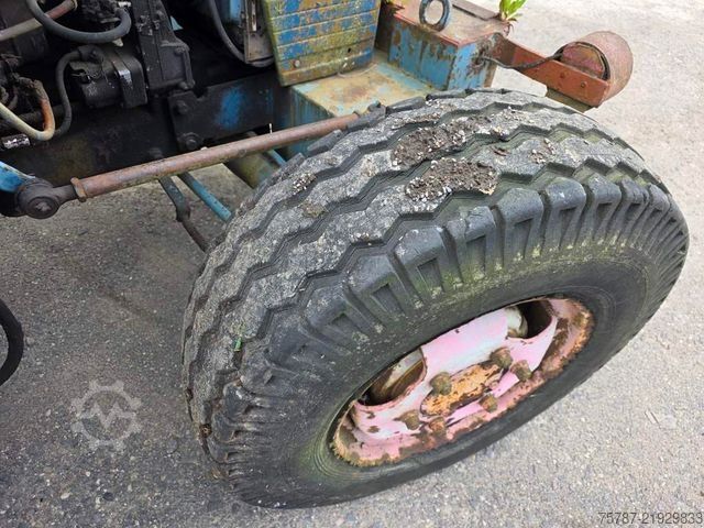 Točkaš bager  Craiova IH Radbagger ( Romania ) mit 2 Schalengr