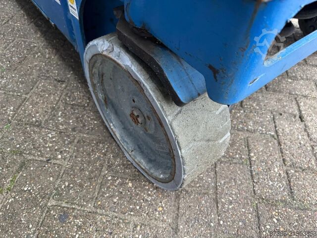 رفع المقص Haulotte Compact 14 Hoogwerker Schaarhoogwerker