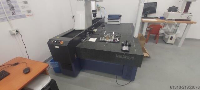 آلة قياس إحداثيات Mirutoyo CRYSTA-Apex EX 9166T