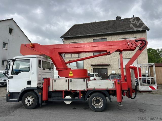 Plataforma elevadora sobre camión MAN TGL 8.180 Bison Palfinger TKA 28 M Hubsteiger
