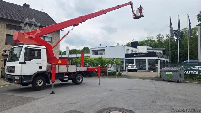 Plataforma elevadora sobre camión MAN TGL 8.180 Bison Palfinger TKA 28 M Hubsteiger