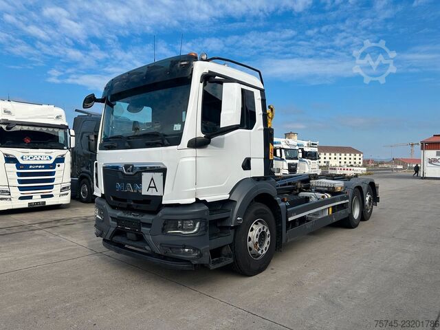 ロールオフコンテナトラック MAN TGS 26.470 * HYVA * ACC * LENK-LIFT * 6X2 * TÜV