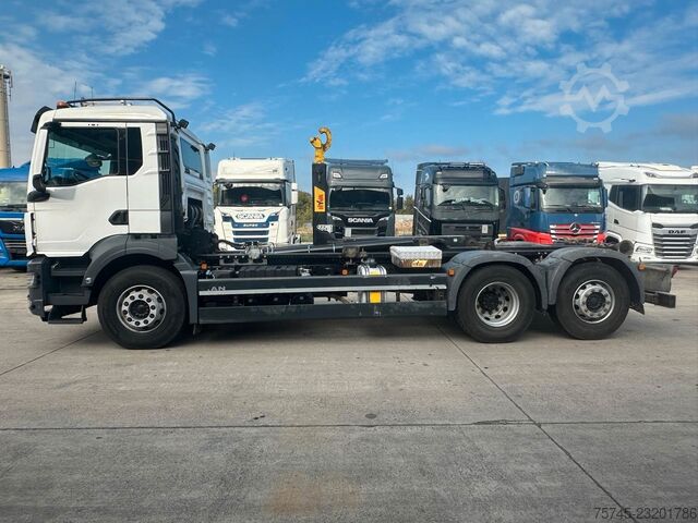 ロールオフコンテナトラック MAN TGS 26.470 * HYVA * ACC * LENK-LIFT * 6X2 * TÜV