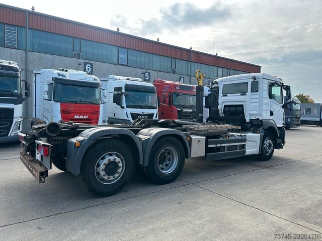ロールオフコンテナトラック MAN TGS 26.470 * HYVA * ACC * LENK-LIFT * 6X2 * TÜV