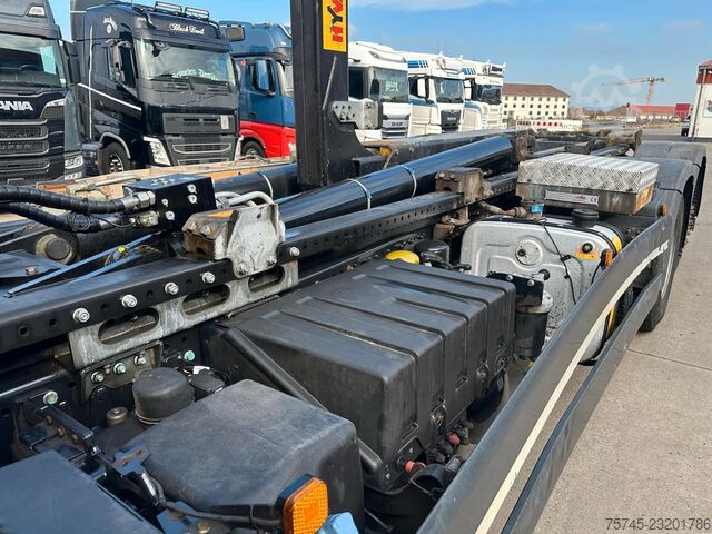 ロールオフコンテナトラック MAN TGS 26.470 * HYVA * ACC * LENK-LIFT * 6X2 * TÜV