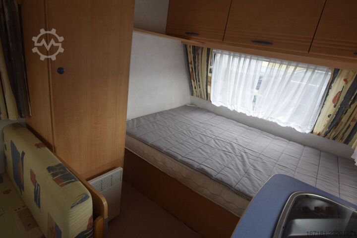 Caravana CARAVELAIR Antares 390 mit Vorzelt