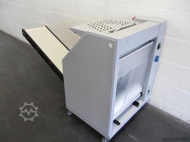 Film packaging machine with conveyor belt Minipack-Torre Mailbag