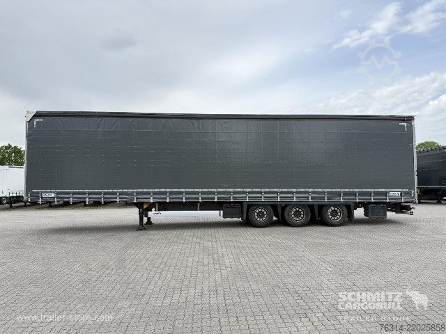 带篷布的开放式半挂车 Schmitz Cargobull Curtainsider Mega Getränke