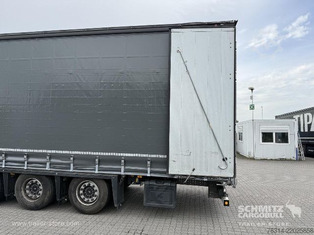 带篷布的开放式半挂车 Schmitz Cargobull Curtainsider Mega Getränke
