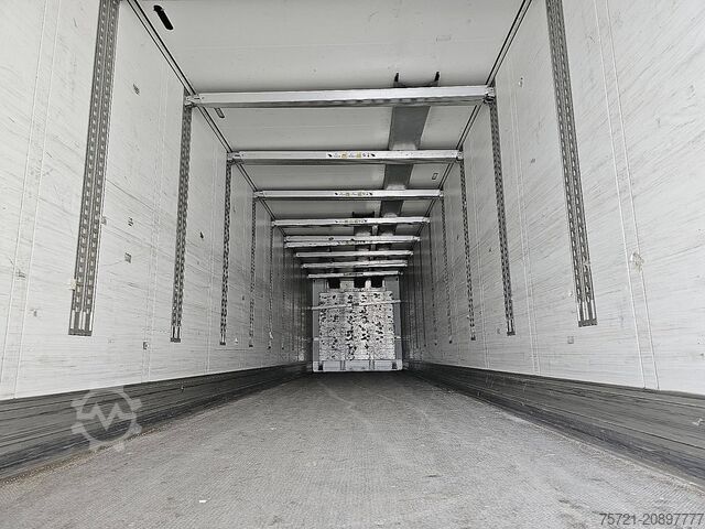 Транспортиране в хладилник/замразено SCHMITZ SKO 24