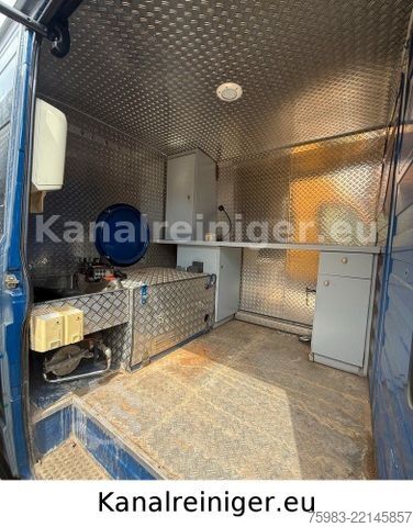 バキュームタンクローリー MERCEDES-BENZ Vario 818 D - Müller