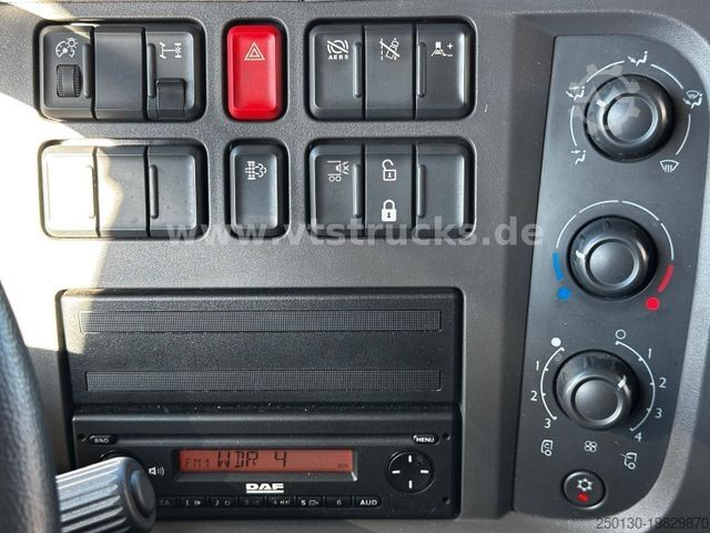 Schuifzeil bestelwagen DAF LF 210 4x2 Pritsche+Plane, Ladebordwand 7,5 t.