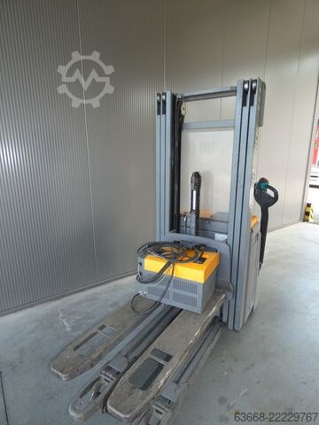 Pedestrian Stacker Jungheinrich EJC 214 Z
