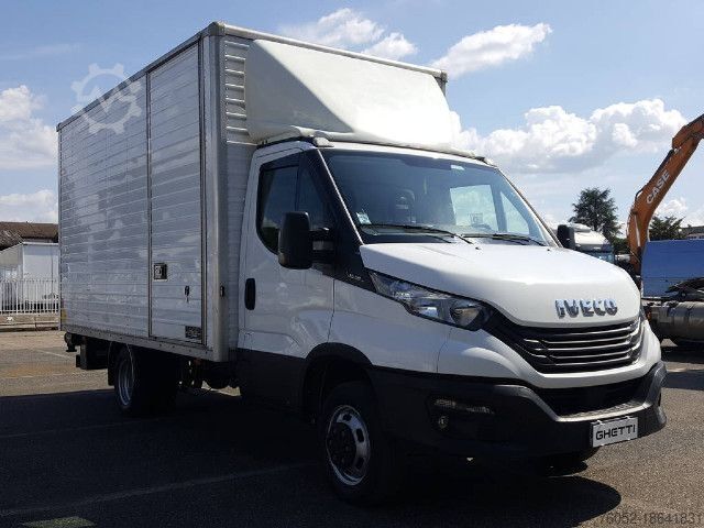 Dubă cu caroserie tip cutie IVECO 35C14