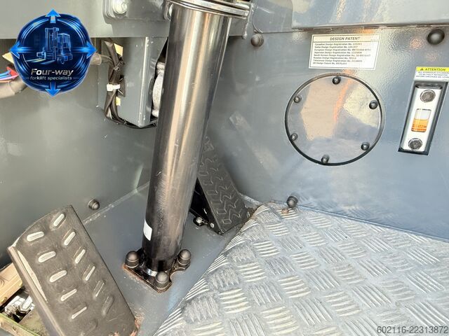 Carretilla retráctil de 4 vías Combilift CB4000 DIESEL TRIPLEX 5200 FULL CABIN