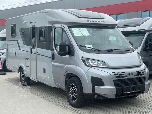 Gjysmë e integruar kamping-makinë ADRIA DL COMPACT 60Y JUBILEE | Face2Face+Automatik