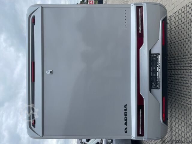 Gjysmë e integruar kamping-makinë ADRIA DL COMPACT 60Y JUBILEE | Face2Face+Automatik